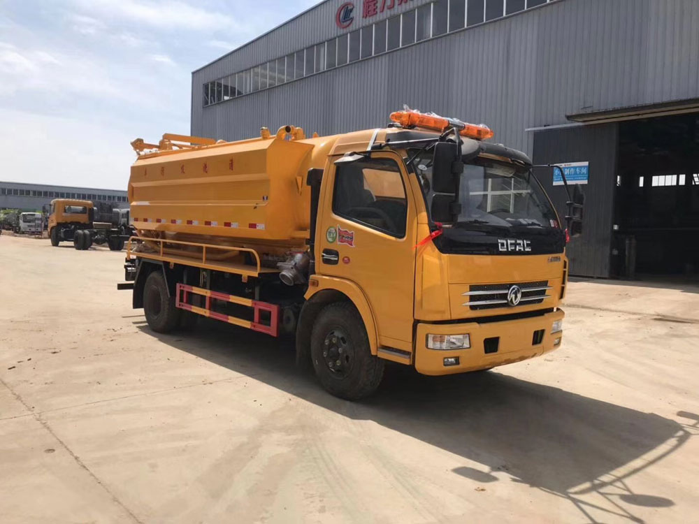 大多利卡清洗吸污車順利發車 大多利卡清洗吸污車順利發車