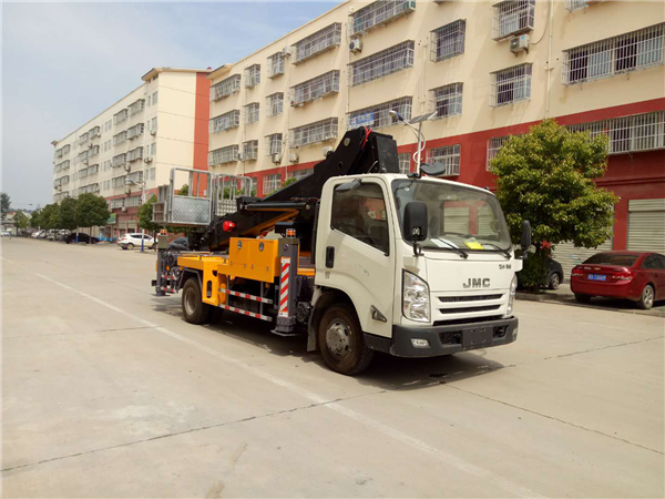 江鈴進口28米伸縮臂高空作業車