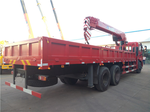 東風(fēng)景程 齊星駕駛室IMG_20190701_172330.jpg 東風(fēng)景程 齊星駕駛室IMG_20190701_172330.jpg